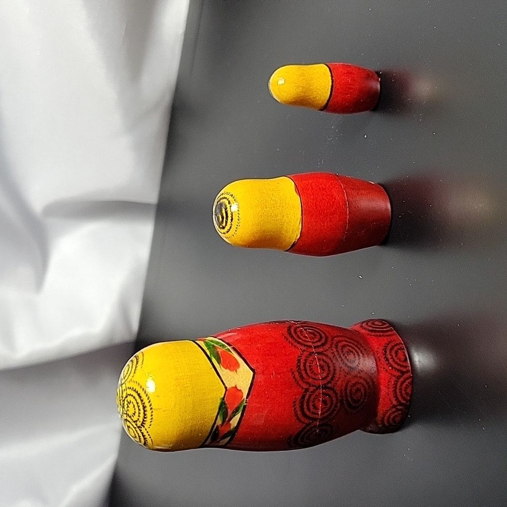 3 piece Matryoshka Russian Nesting Dolls - Picture 2 of 5
